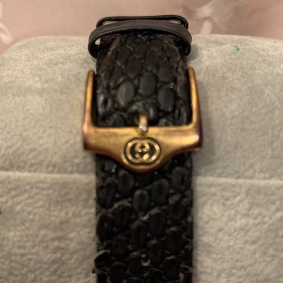 SALE! Vintage GUCCI - 3100J Swiss Quartz Watch. Black & 18K Goldplate - Picture 2 of 10